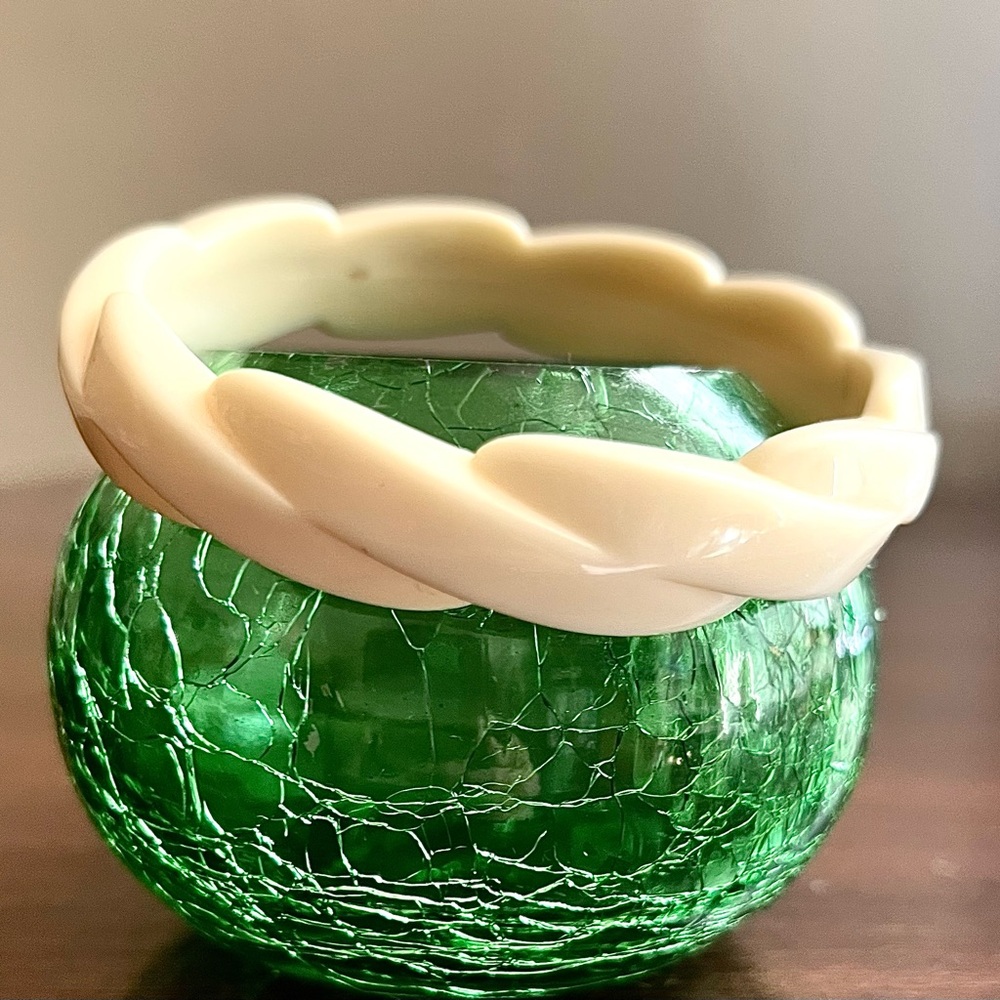 Vintage Ivory Lucite Bangle Bracelet with a Twisted Design 1960s-1970s